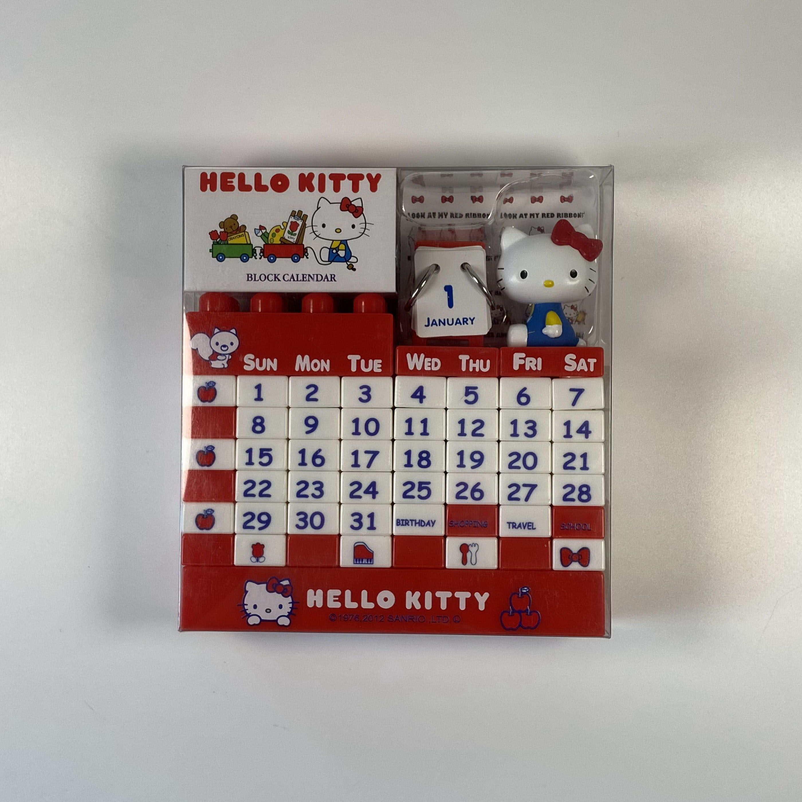 Hello Kitty Cute Three-Dimensional Desktop Calendar Pink / Red