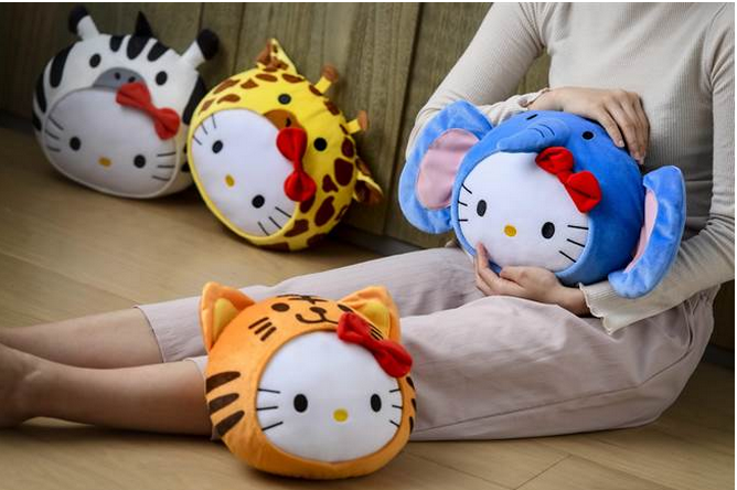 Limited Edition McDonald's Hello Kitty New Years Gift Hello Kitti Animall Pillow Doll