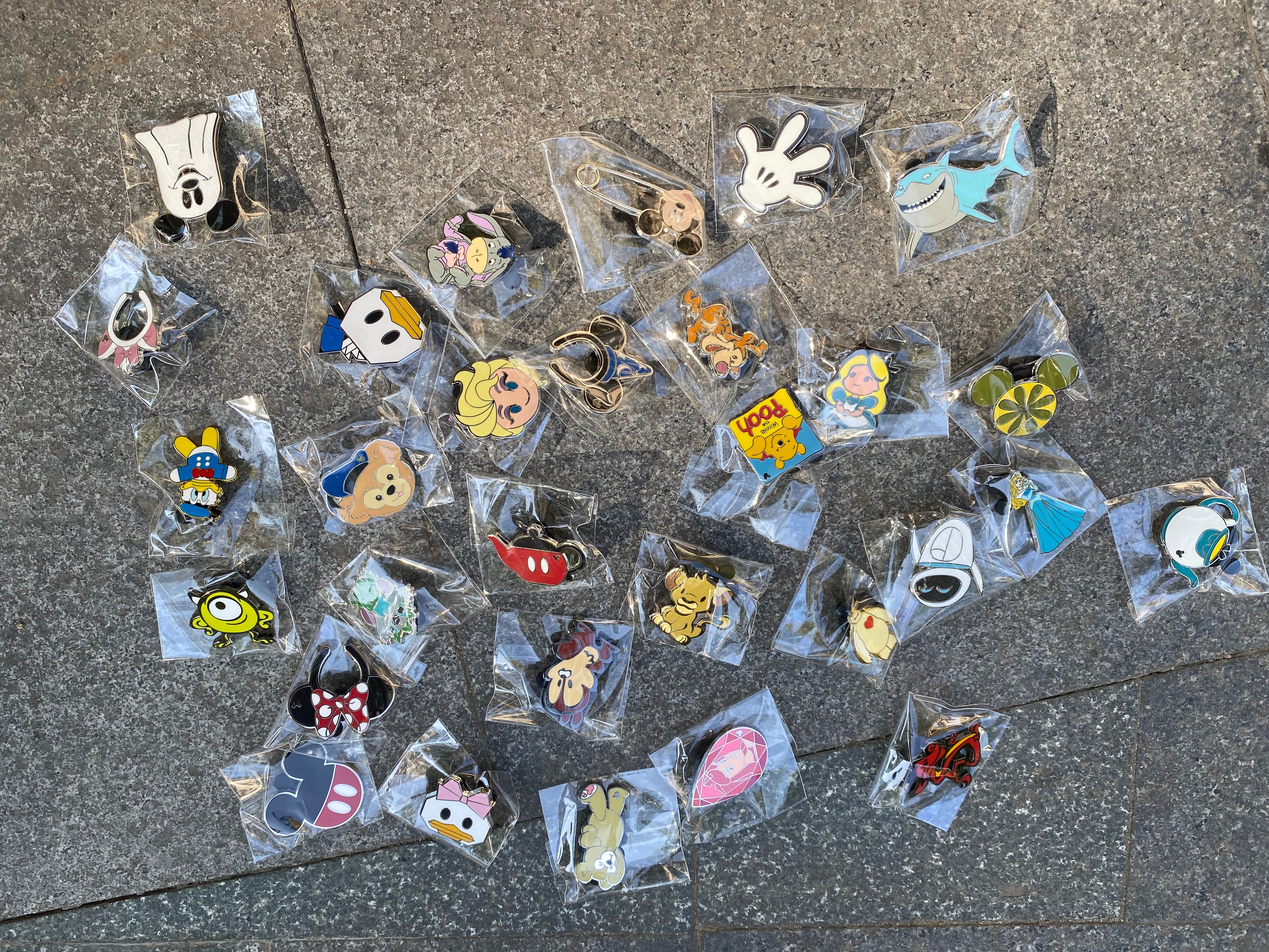 Disney Pins Trading 50 Mix Random Pin Lot No Duplicates Tradable Pendant Brooch