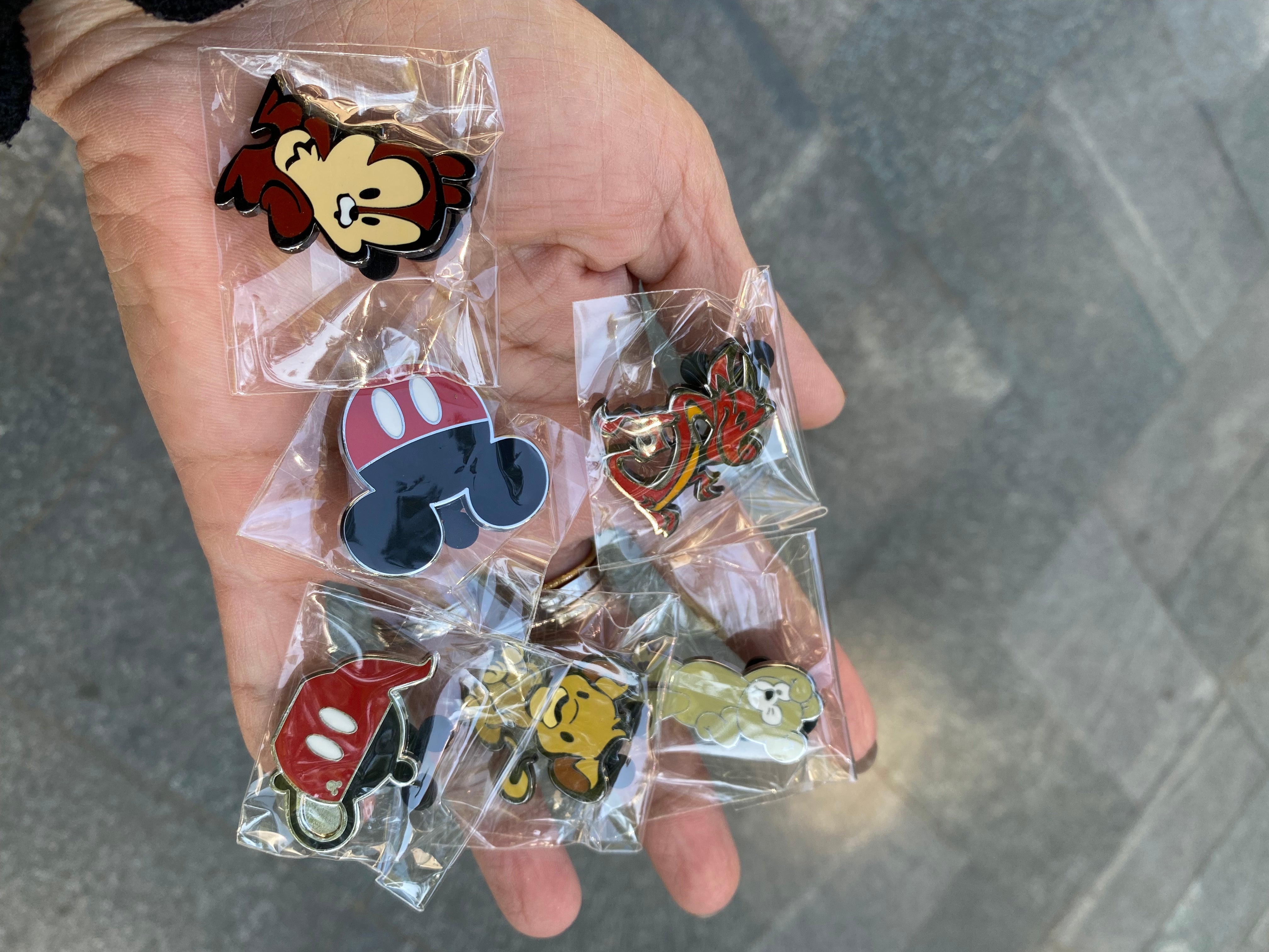 Disney Pins Trading 50 Mix Random Pin Lot No Duplicates Tradable Pendant Brooch