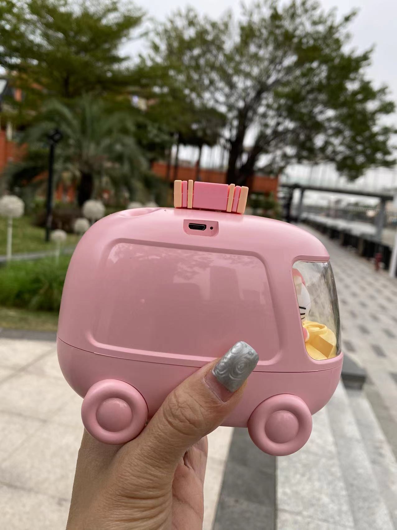 Hello Kitty Bus Spray Humidifier Sprayer Pink / Blue Mini Desktop Night Light
