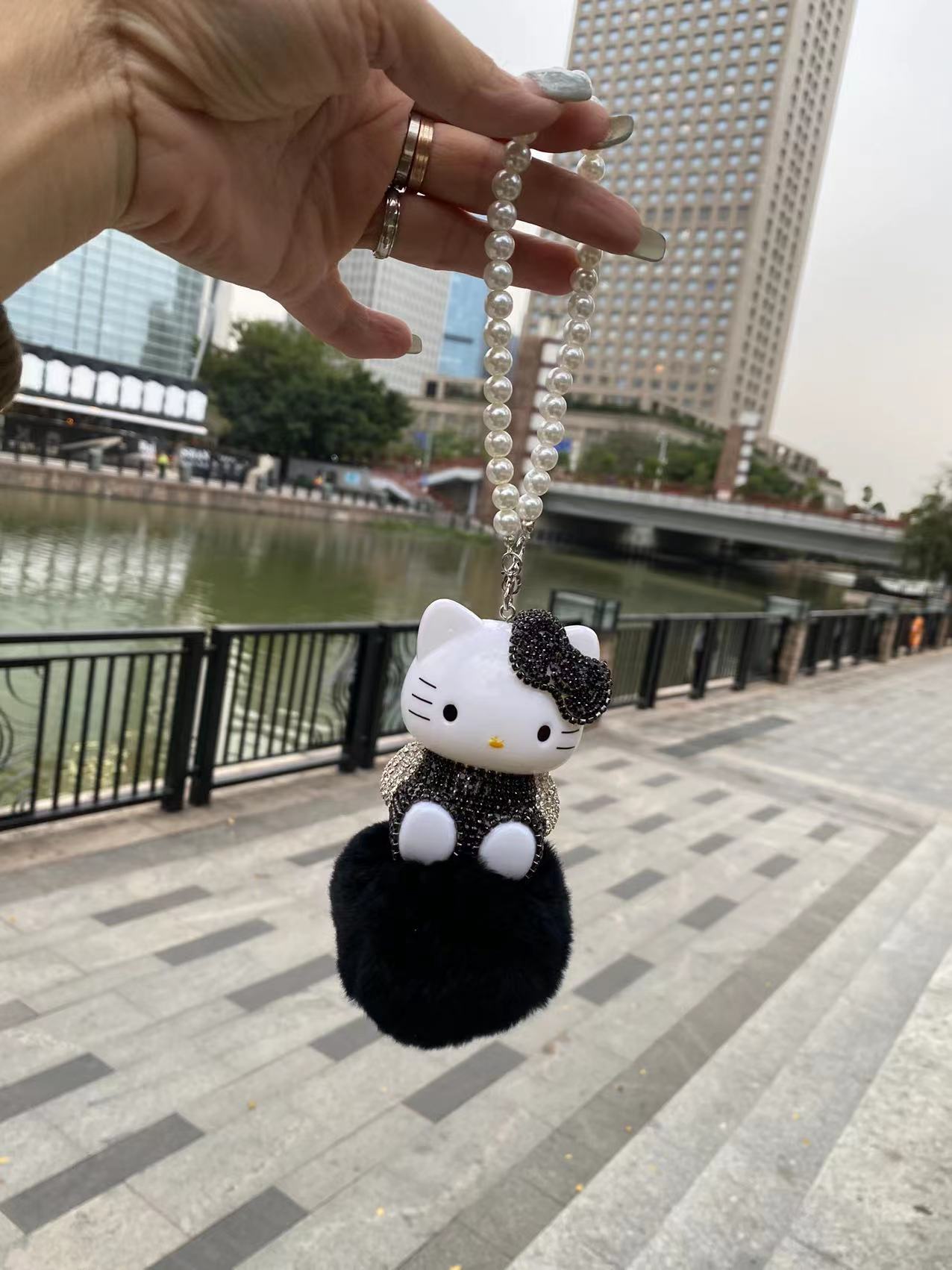 Hello Kitty Cute Pendant Hair Ball With Glitter Crystals Car Accessories