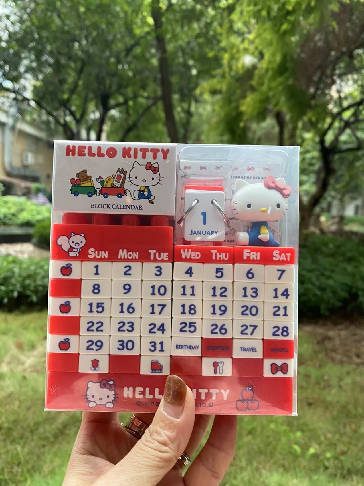 Hello Kitty Cute Three-Dimensional Desktop Calendar Pink / Red