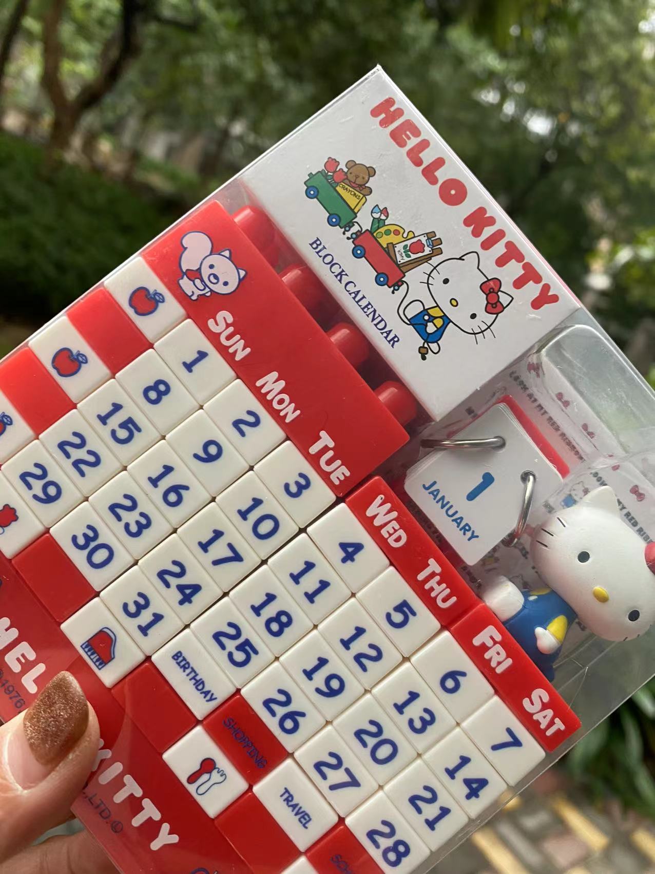 Hello Kitty Cute Three-Dimensional Desktop Calendar Pink / Red