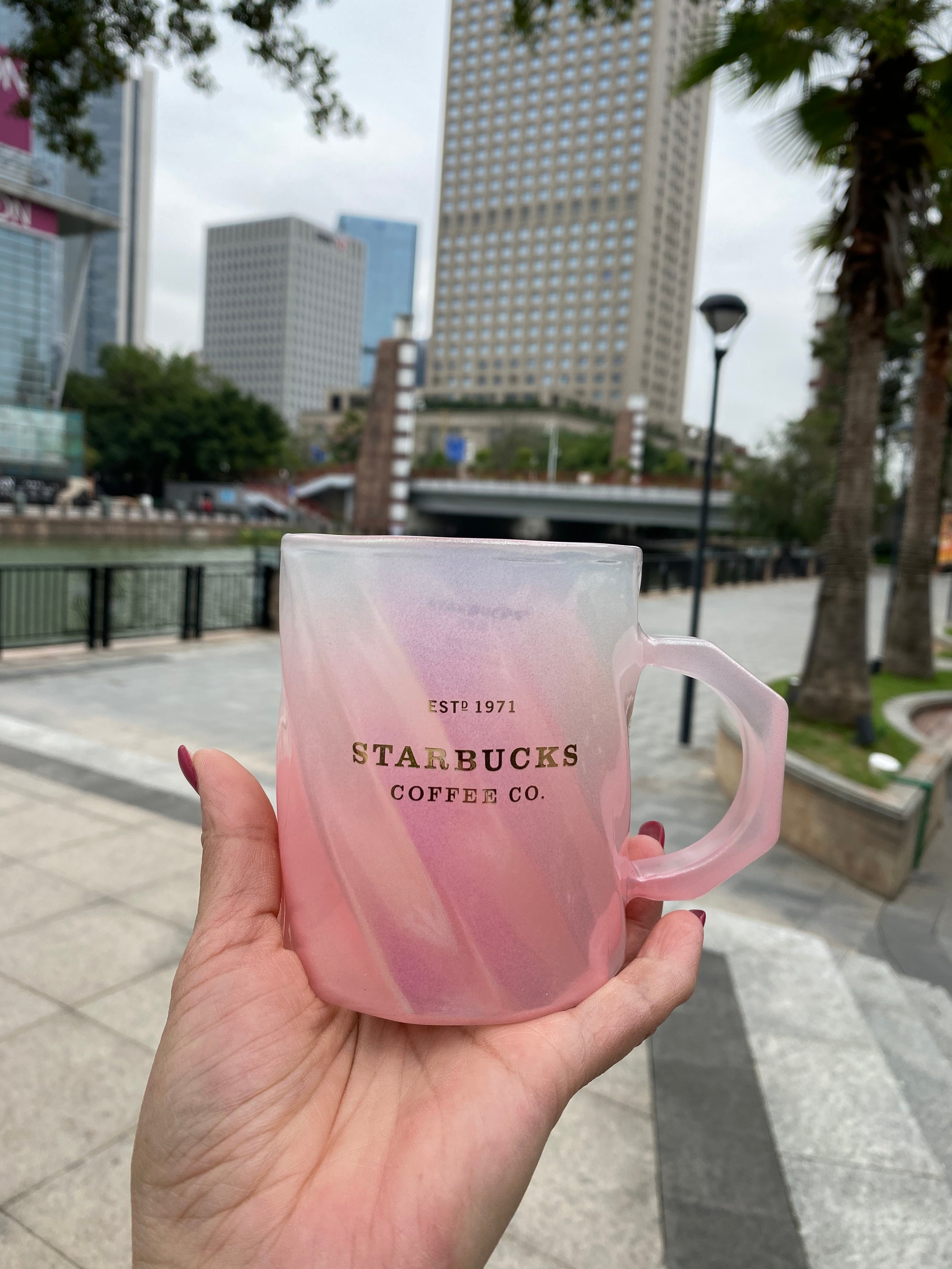 Sale 2021 China Christmas Shining Pink Glitter Gradient 14oz Glass Cup Mug