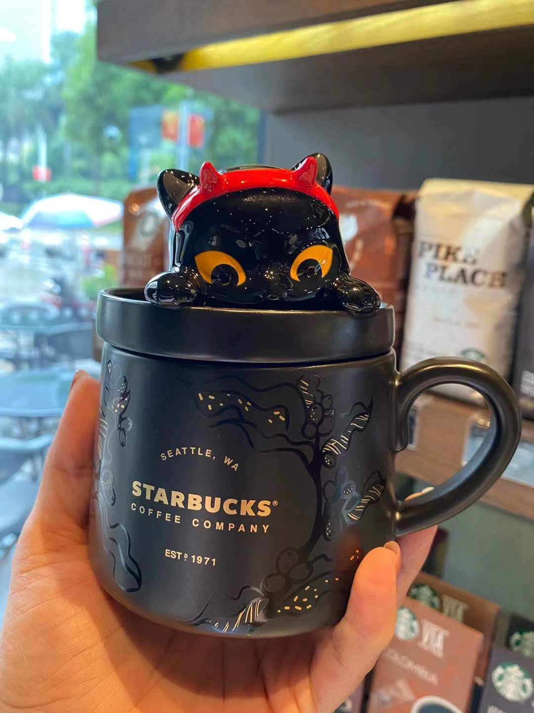 Starbucks 2021 China Halloween 13oz Cool Black Cat Coffee Cup With Lid