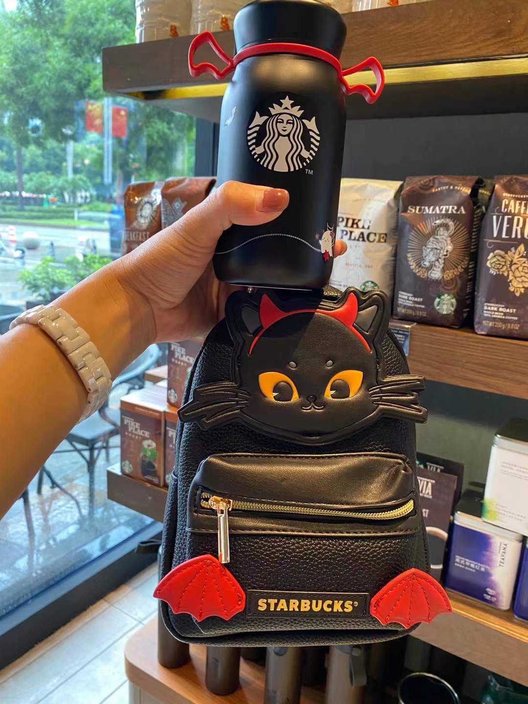 Starbucks 2021 China Halloween Cool Black 12oz Stainless Steel Wings Bottle With Black Cat Backpack