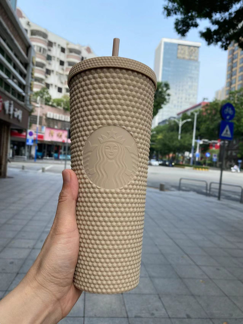 on sale Starbucks China Marble Classic White matte 24oz studded straw