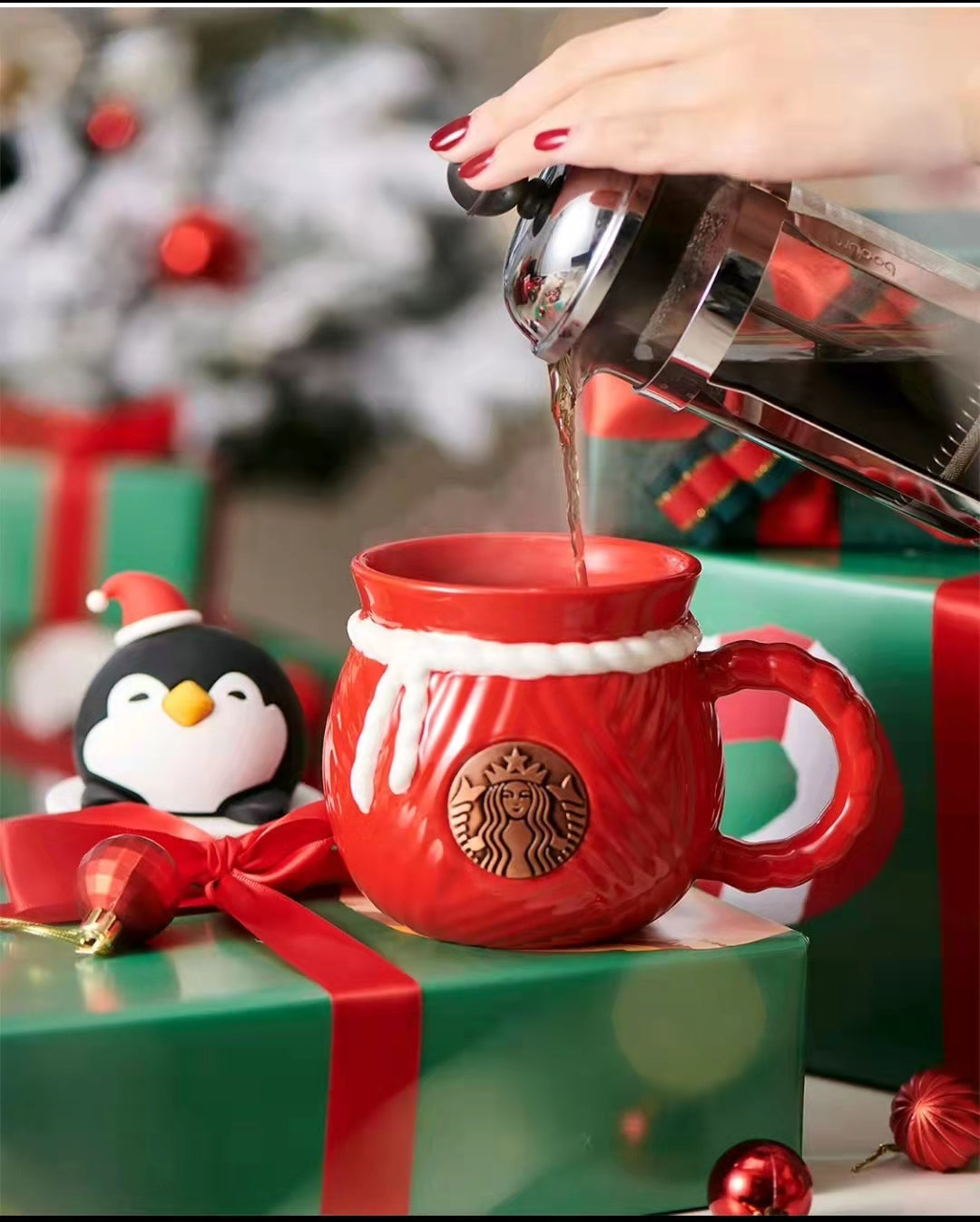 Starbucks 2021 China Red Christmas Penguin 17oz Ceramic Mug